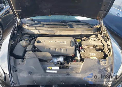 2016 Jeep Cherokee Latitude z USA, uszkodzony, nr VIN 1C4PJMCB5GW216028